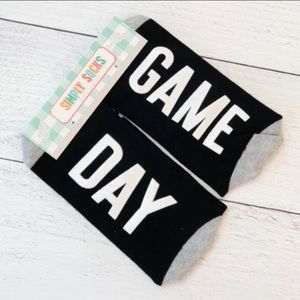 🌺 Simply Southern, “Game Day” Simply Socks